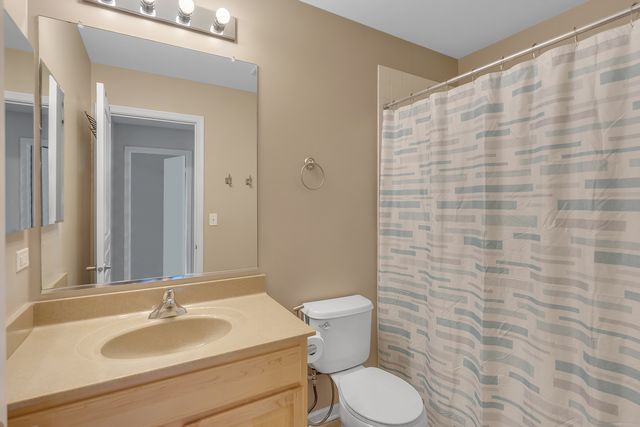 2603 Kendall Crossing, Mchenry, IL 60051