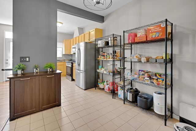 2603 Kendall Crossing, Mchenry, IL 60051