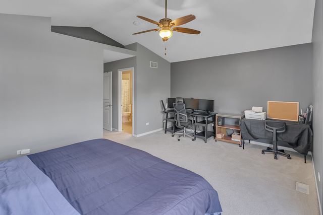 2603 Kendall Crossing, Mchenry, IL 60051