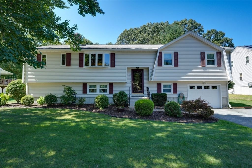 6 Fairfax St, Burlington, MA 01803