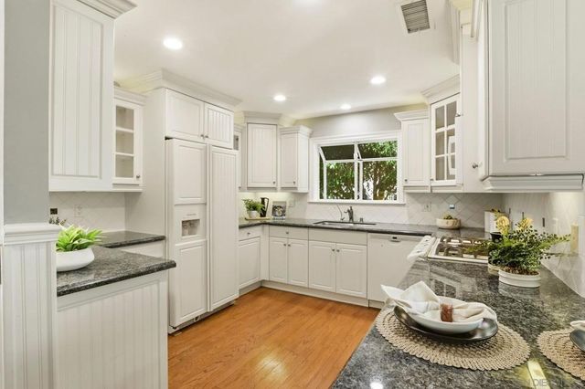 1370 Friends Way, Fallbrook, CA 92028