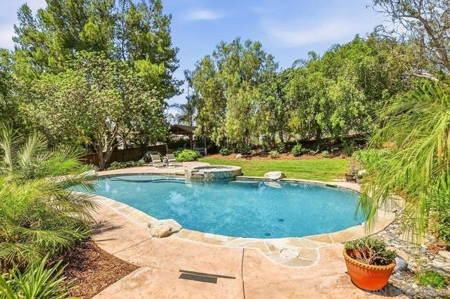 1370 Friends Way, Fallbrook, CA 92028