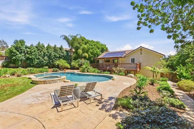 1370 Friends Way, Fallbrook, CA 92028