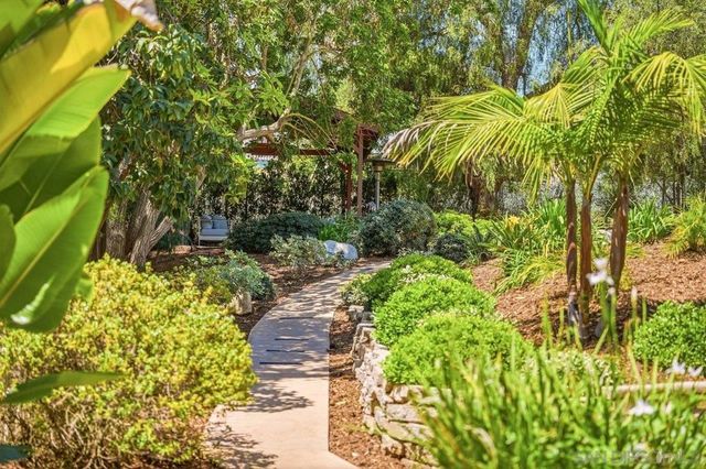 1370 Friends Way, Fallbrook, CA 92028