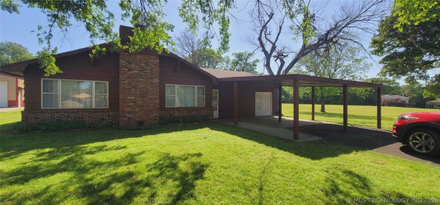 414250 E 1074 Road, Checotah, OK 74426