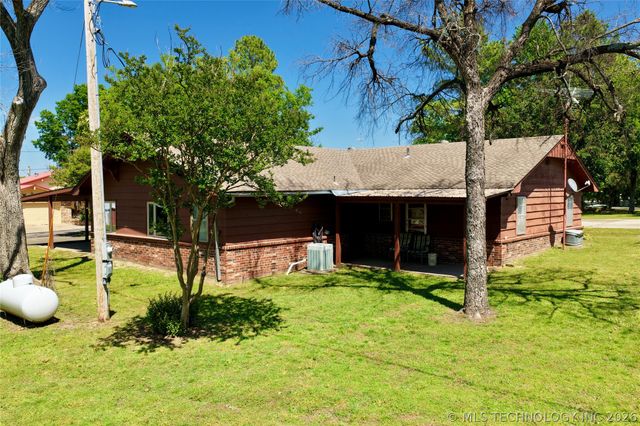 414250 E 1074 Road, Checotah, OK 74426