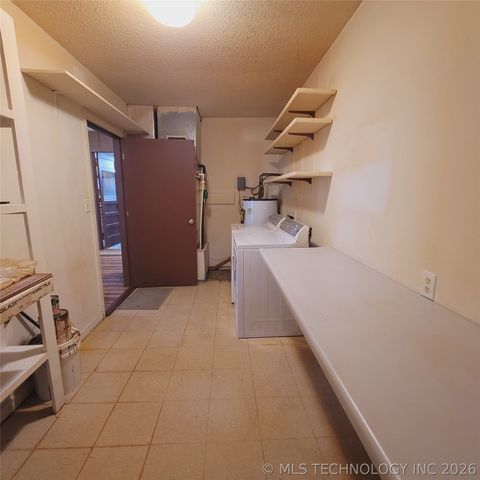 414250 E 1074 Road, Checotah, OK 74426