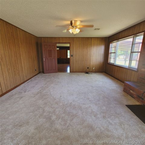 414250 E 1074 Road, Checotah, OK 74426
