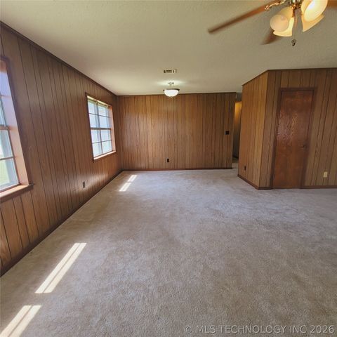 414250 E 1074 Road, Checotah, OK 74426