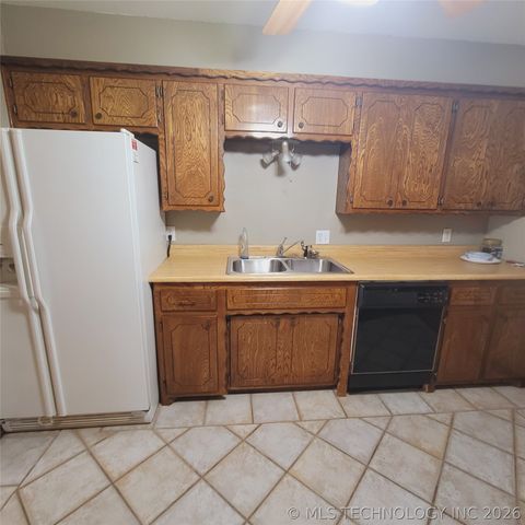 414250 E 1074 Road, Checotah, OK 74426