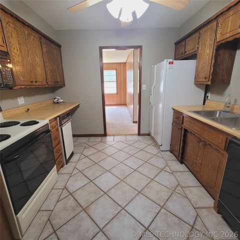 414250 E 1074 Road, Checotah, OK 74426