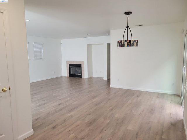 313 Turnstone Cir, Pittsburg, CA 94565