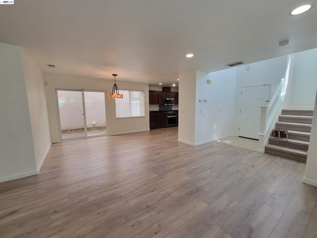 313 Turnstone Cir, Pittsburg, CA 94565