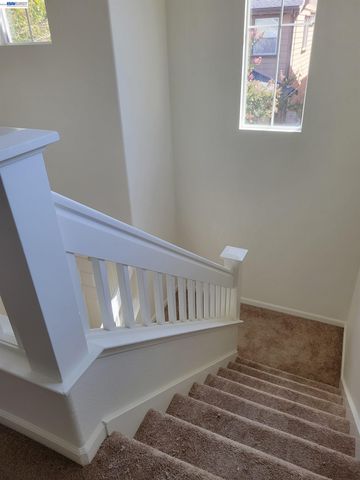 313 Turnstone Cir, Pittsburg, CA 94565