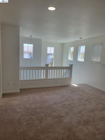 313 Turnstone Cir, Pittsburg, CA 94565