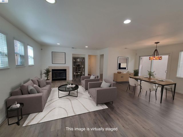 313 Turnstone Cir, Pittsburg, CA 94565