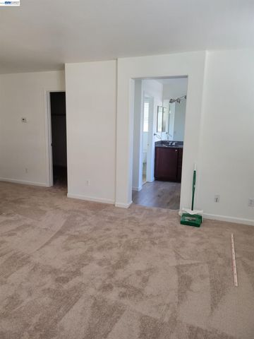 313 Turnstone Cir, Pittsburg, CA 94565