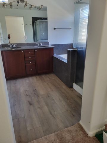 313 Turnstone Cir, Pittsburg, CA 94565