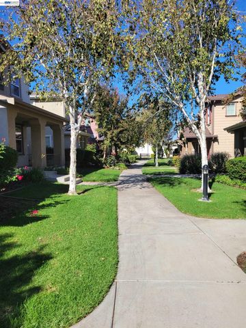 313 Turnstone Cir, Pittsburg, CA 94565