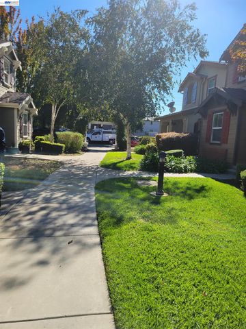 313 Turnstone Cir, Pittsburg, CA 94565