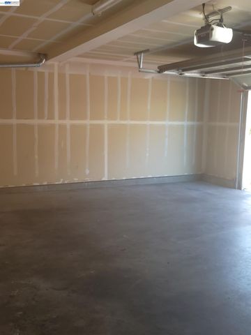 313 Turnstone Cir, Pittsburg, CA 94565