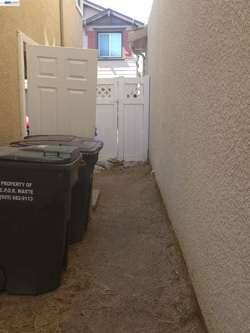 313 Turnstone Cir, Pittsburg, CA 94565