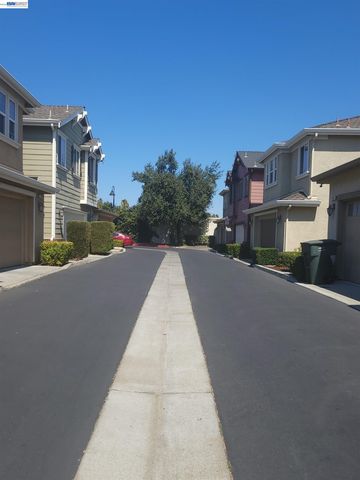 313 Turnstone Cir, Pittsburg, CA 94565