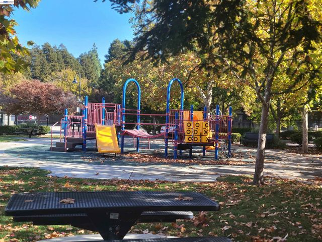 313 Turnstone Cir, Pittsburg, CA 94565