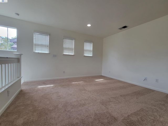 313 Turnstone Cir, Pittsburg, CA 94565