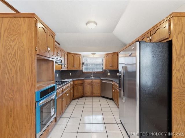 3437 S 75th West Avenue, Tulsa, OK 74107