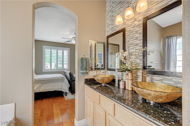 5669 Victoria Regina Avenue, Las Vegas, NV 89139