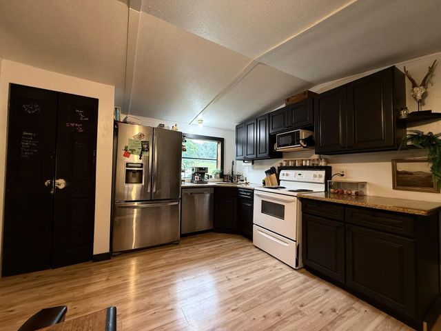 4186 Missouri 142, Thayer, MO 65791