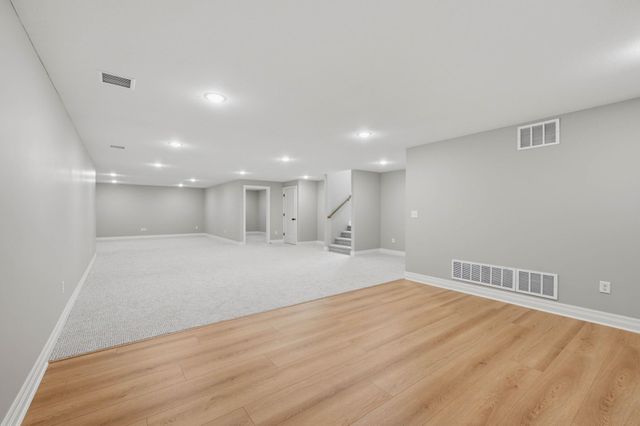 16765 W Hickory Ct, Goddard, KS 67052