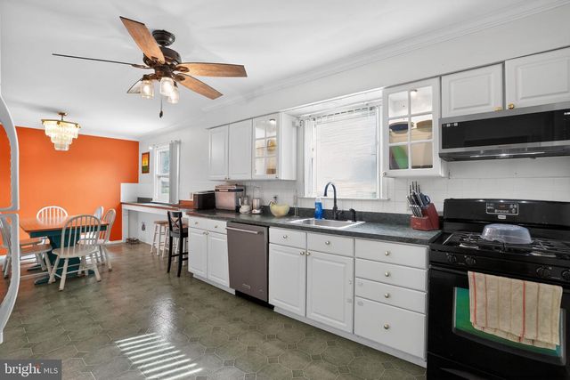 372 CUTLER AVE, Maple Shade, NJ 08052