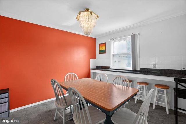 372 CUTLER AVE, Maple Shade, NJ 08052