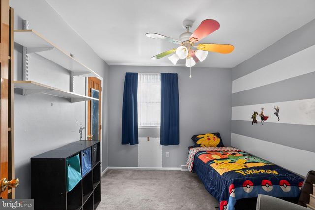 372 CUTLER AVE, Maple Shade, NJ 08052