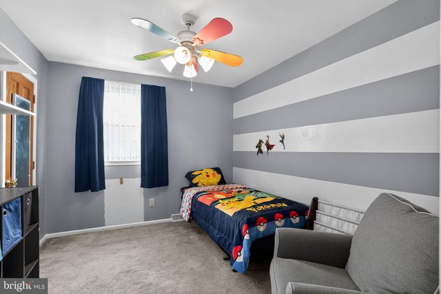 372 CUTLER AVE, Maple Shade, NJ 08052