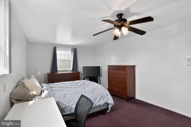 372 CUTLER AVE, Maple Shade, NJ 08052