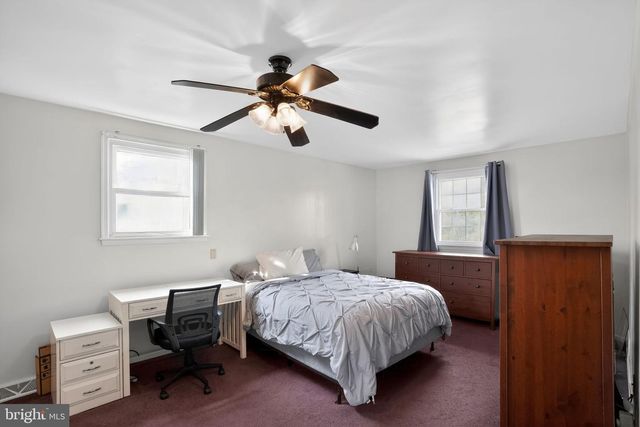 372 CUTLER AVE, Maple Shade, NJ 08052