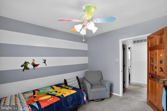 372 CUTLER AVE, Maple Shade, NJ 08052