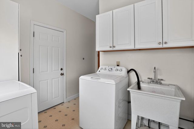 372 CUTLER AVE, Maple Shade, NJ 08052