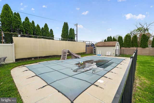 372 CUTLER AVE, Maple Shade, NJ 08052