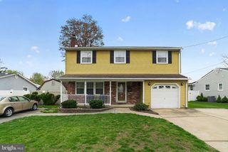 372 CUTLER AVE, Maple Shade, NJ 08052