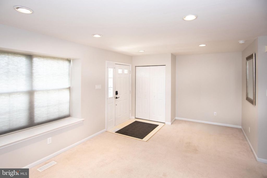 652 LONGWOOD RD, COLLEGEVILLE, PA 19426 — photo 3