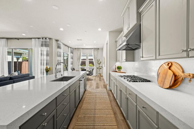 3524 Deer Park Dr, Folsom, CA 95630