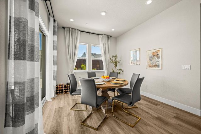 3524 Deer Park Dr, Folsom, CA 95630