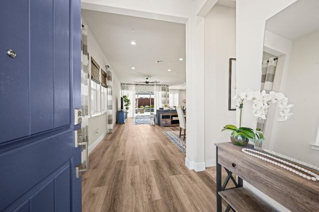 3524 Deer Park Dr, Folsom, CA 95630