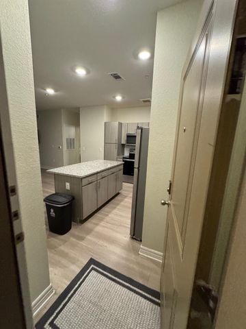 1201 W Whitestone Blvd BLVD, Cedar Park, TX 78613