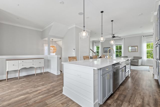 539 Cooper Village Lane, Mount Pleasant, SC 29464