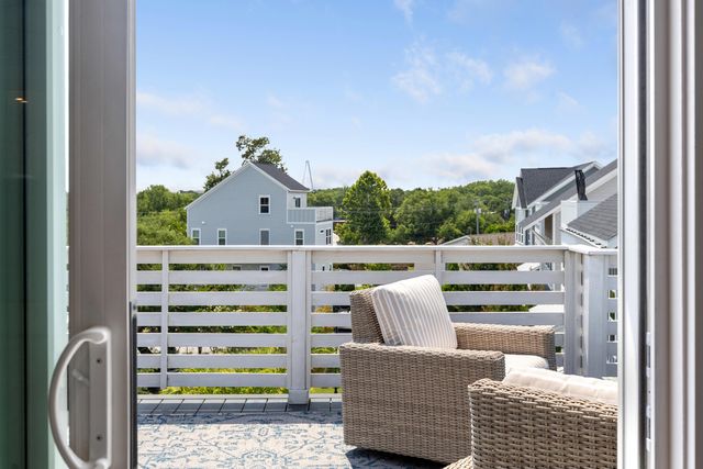 539 Cooper Village Lane, Mount Pleasant, SC 29464